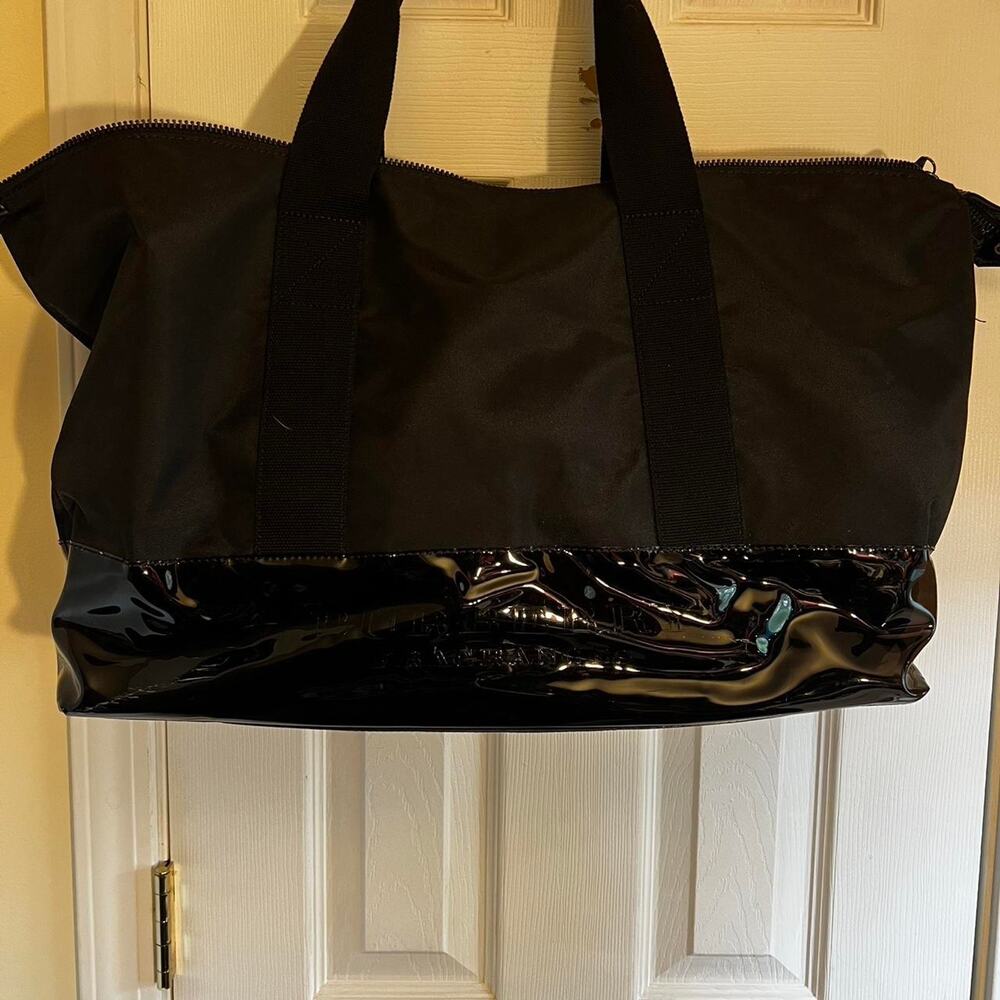 Burberry fragrances xl duffle/tote bag